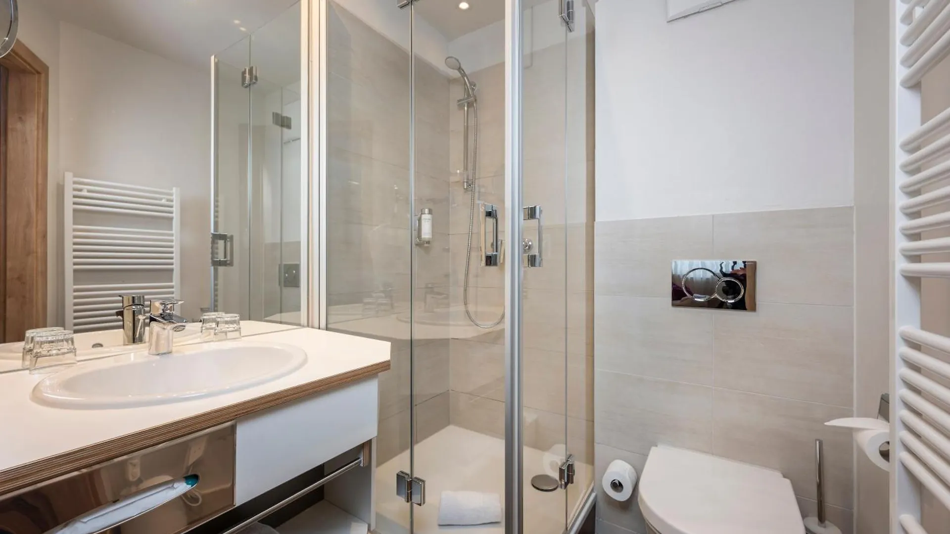 *** Affittacamere Hotel Junior By Max 70 Salisburgo Austria